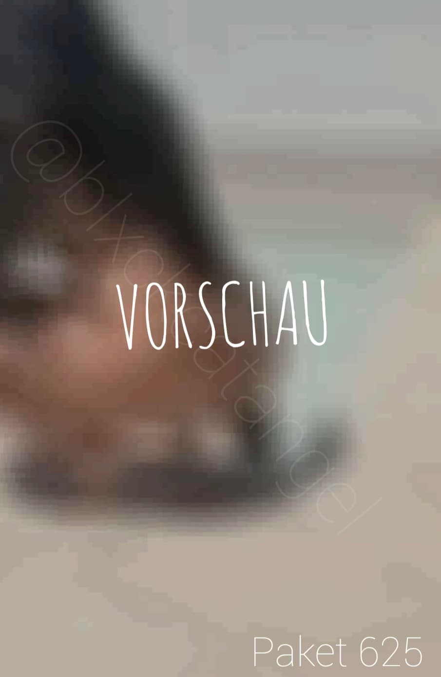 NACKT DILDO POOL, DILDO FÄLLT REIN IMPLIED NUDE