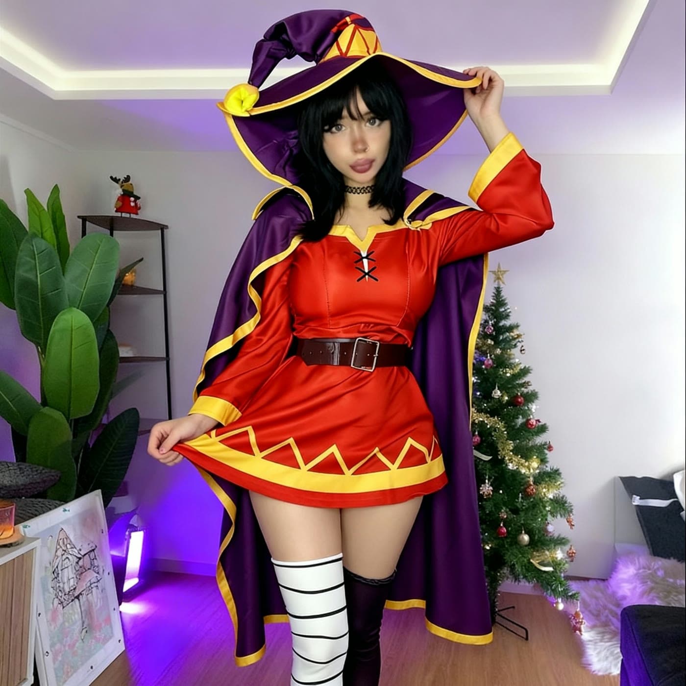 Anime-Cosplay – Megumin mit Hut und Umhang