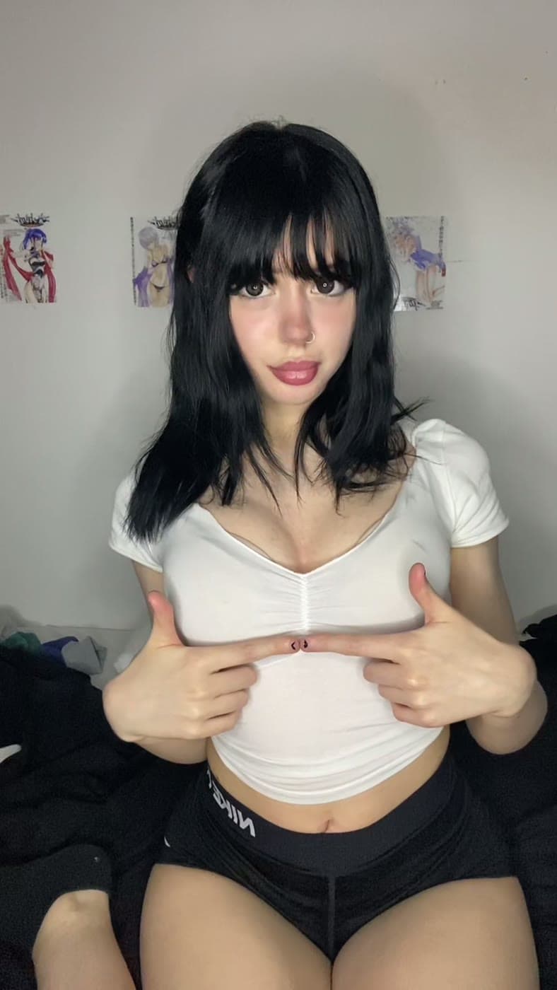 Videoclips – Dessous im Anime-Zimmer